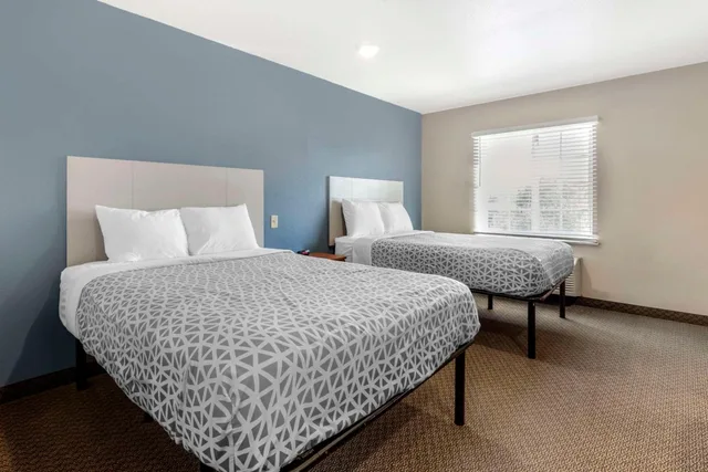 غرفة بسريرين مزدوجين للمدخنين، WoodSpring Suites Raleigh Garner 2/5