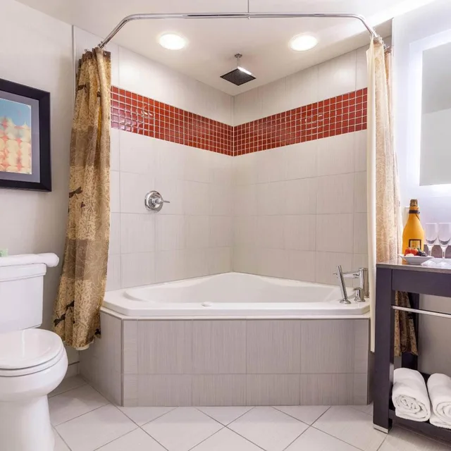 غرفة قياسية بسرير كينج، Cambria Hotel Pittsburgh - Downtown 5/5