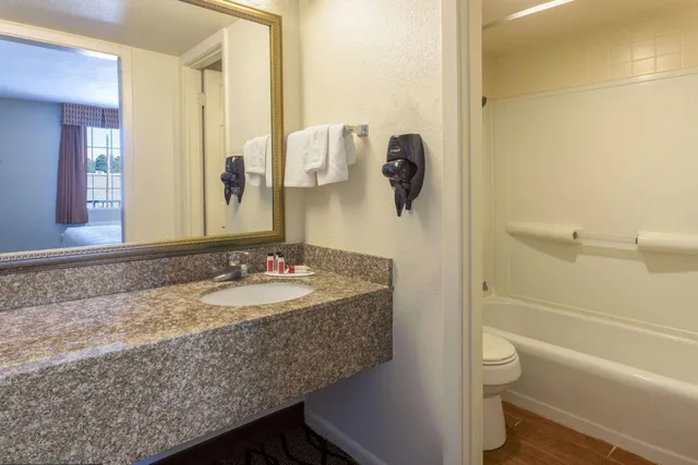 غرفة بسرير مزدوج للمدخنين، Days Inn by Wyndham Leesville 4/5