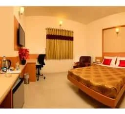 غرفة تنفيذية، OYO Rooms Cross Cut Road Gokhale Street 2/3
