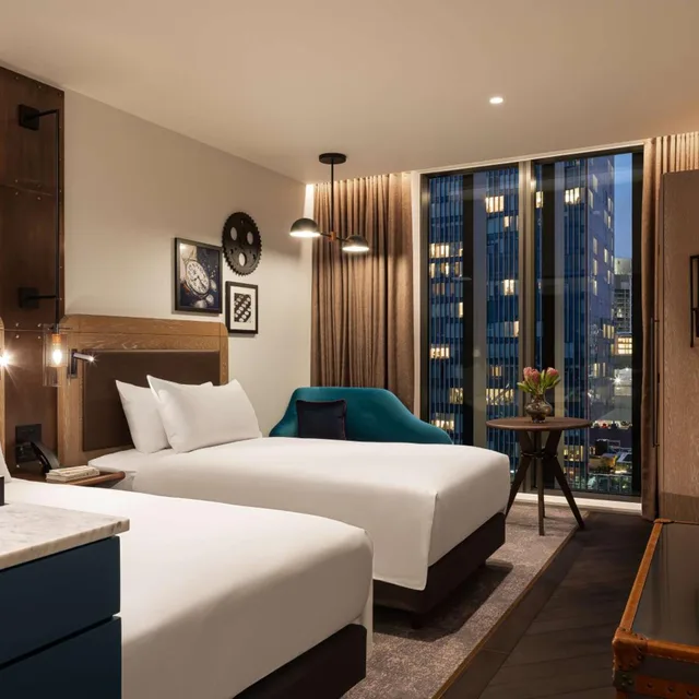 غرفة ديلوكس بسرير فردي، The Gantry London, Curio Collection by Hilton 4/8