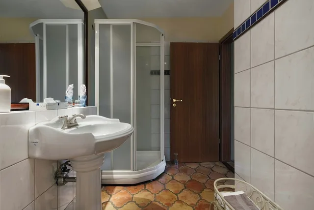 جناح بإطلالة على البحيرة، HOTEL KRIUNES 8/9