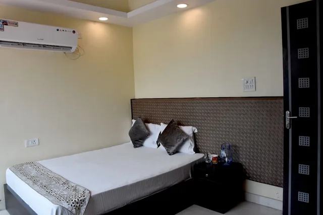 غرفة ديلوكس بسرير مزدوج، Oyo 9193 Hotel Maple 6/9