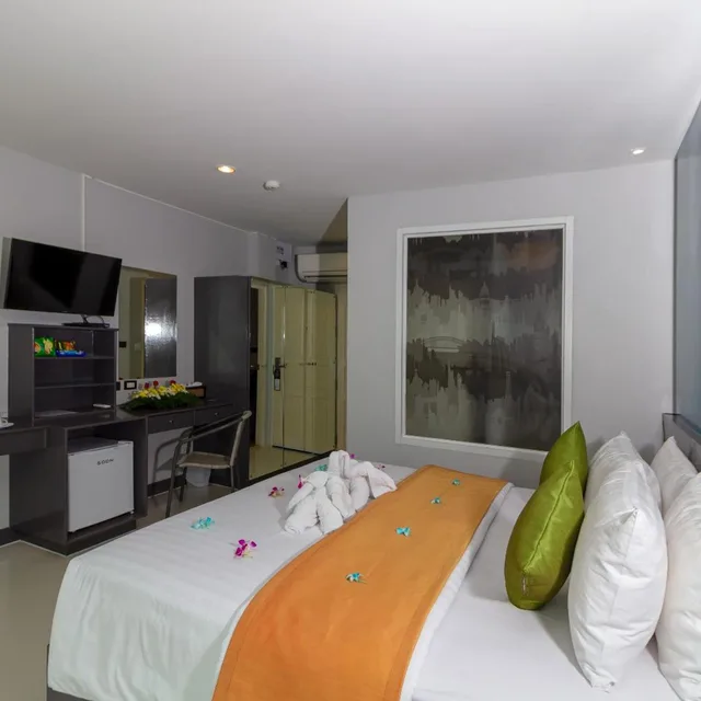 Deluxe, Double Bed, Side Sea View، MODERN LIVING HOTEL 4/10
