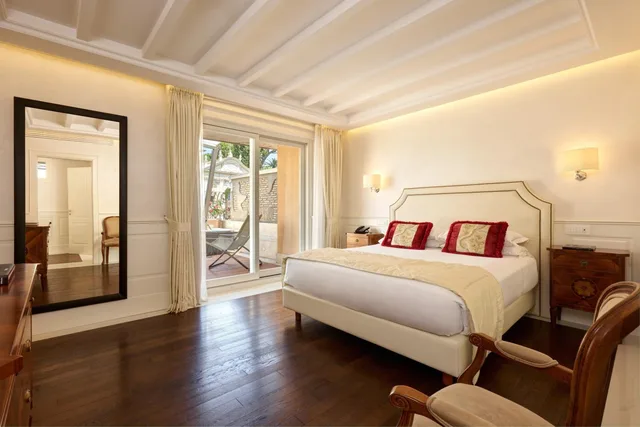 Sky, Suite, King Bed, Sofa، Degli Artisti 1/3
