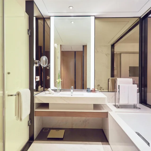 غرفة قياسية بسرير كينج مع دخول الصالة، Crowne Plaza Hangzhou Qiantang 9/9