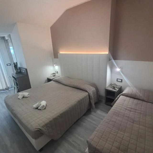 غرفة سوبيريور ثلاثية بإطلالة على البحر، Hotel Cannes 4/7