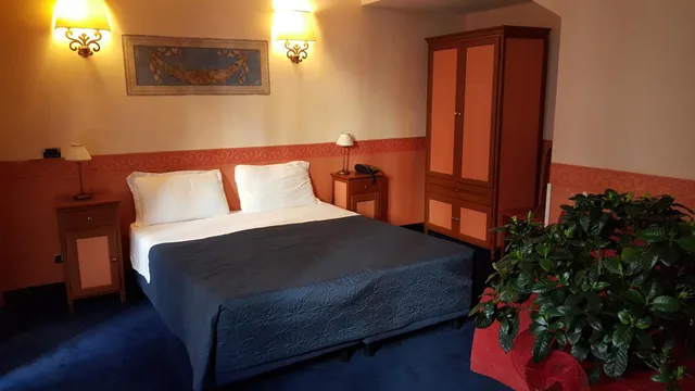 غرفة ثلاثية بسرير فردي، Antico Palazzo Rospigliosi 3/7