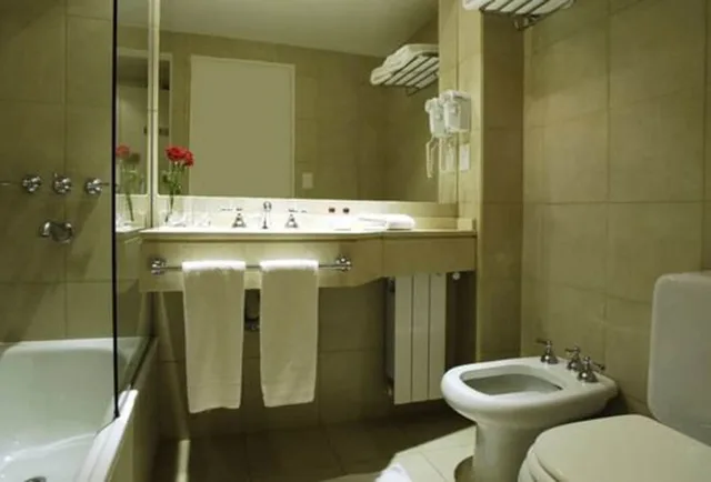 غرفة كلاسيكية ثلاثية بسرير مزدوج وسرير فردي، Mil 810 Ushuaia Hotel 2/2