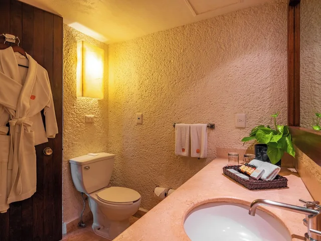جناح جونيور بسرير كينج، Las Brisas Ixtapa 9/10