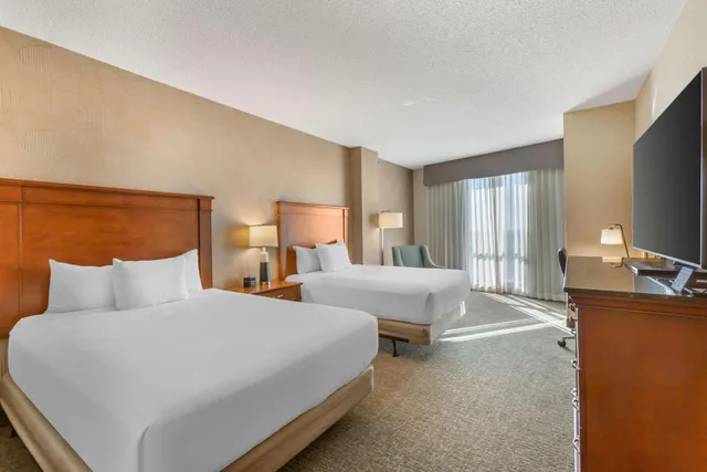 غرفة بسريرين كوين في طابق مرتفع لذوي الإعاقة، Drury Inn & Suites Phoenix Tempe 3/4