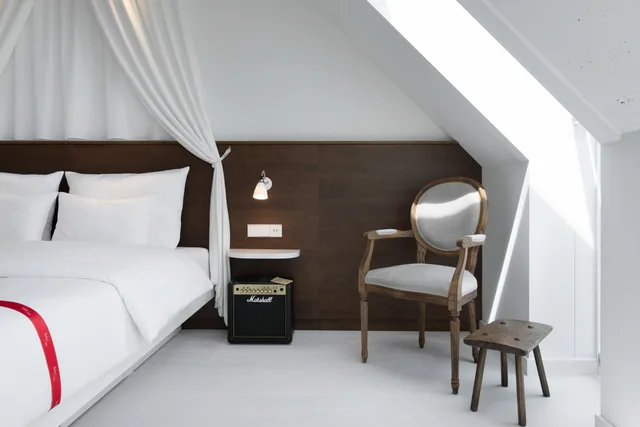Ruby، Ruby Rosi Hotel Munich 4/4