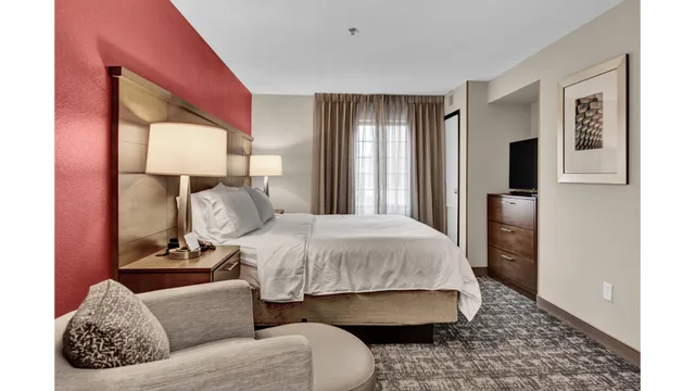 جناح بسرير كينج بغرفة نوم واحدة، Staybridge Suites Salt Lake-West Valley City 2/3