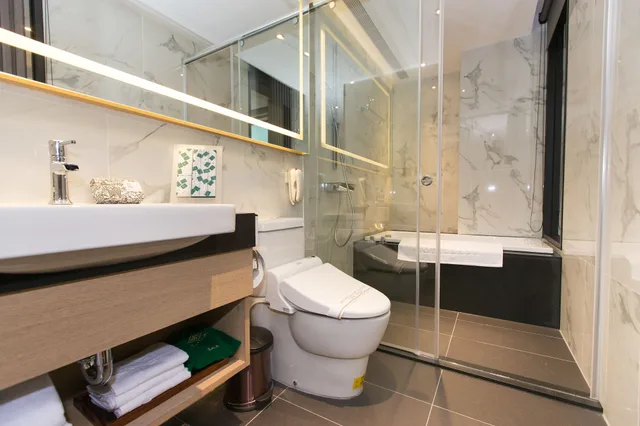 غرفة سوبيريور بسريرين منفصلين بحوض استحمام، Hotel East 5/6