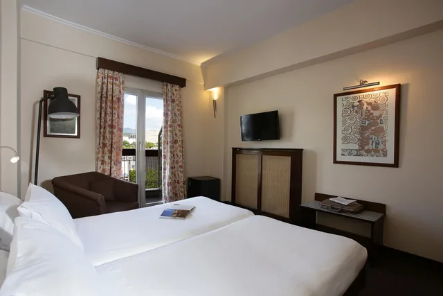 غرفة بسريرين منفصلين بإطلالة على المدينة، Hotel Abc 1/6