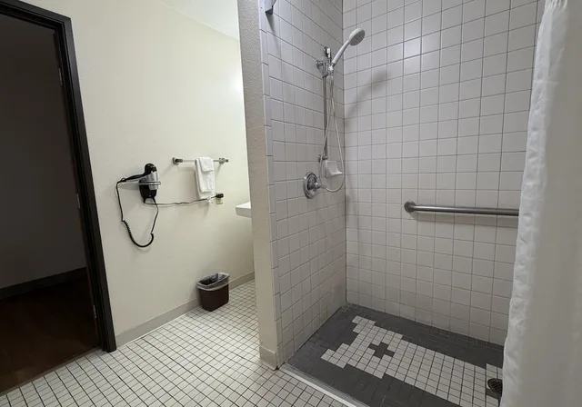 Standard, Queen Bed, Accessible, SureStay by Best Western Albuquerque East I-40 4/4