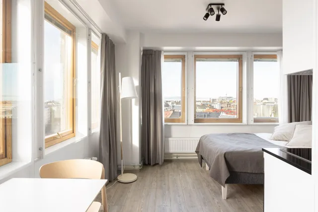 Standard fully furnished studio with a panoramic view for one، Noli Sornainen 4/7