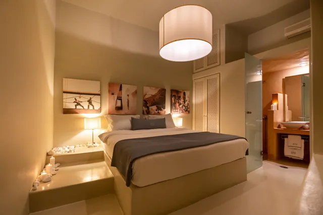 4 Bedrooms, Villa, 3 King Beds, Queen Bed, Outdoor Jetted Tub, 2 Sofa, Private Pool، 270 Oia's View 3/3