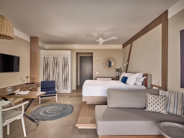 Zen, Junior Suite, Queen Bed, Outdoor Jetted Tub، Domes Aulus Elounda Resort, Curio Collection by Hilton 3/6