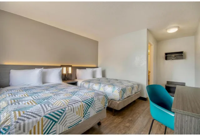 غرفة بسريرين مزدوجين، Motel6 Santa Fe, NM 4/5