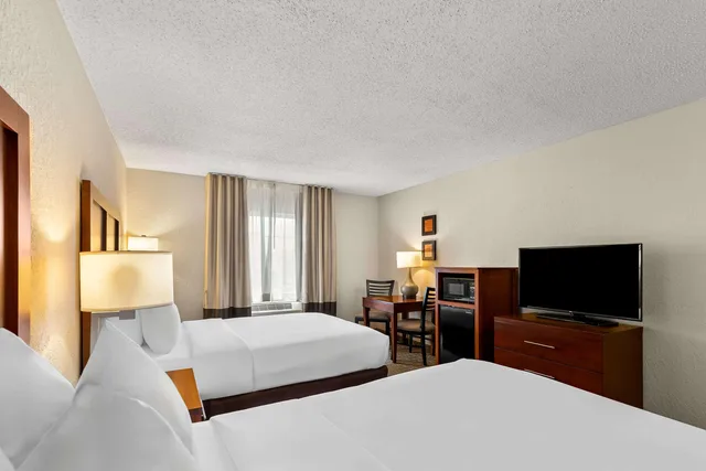 Upgrade, Business, 2 Queen Beds، Comfort Inn St. Louis - Westport Event Center 1/6