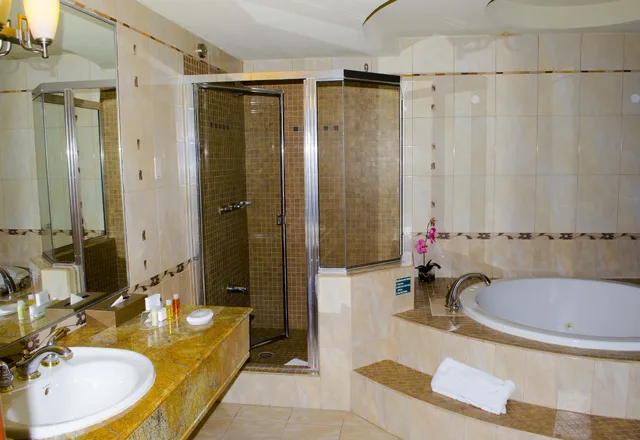 Room, King Bed, Ocean Front, Sofa، Accra Beach Hotel and Resort 4/4