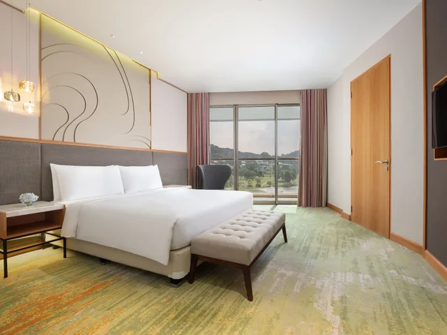 Executive, Suite, King Bed, Golf Course View، Radisson Golf And Convention Center Batam 1/5