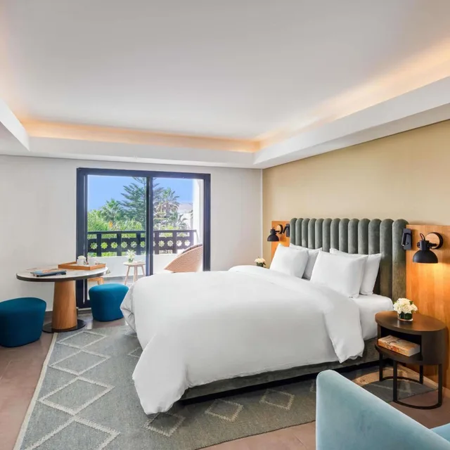 غرفة بريميوم بسرير كينج بإطلالة على المسبح، Hotel Royal Golf and Spa Mazagan 3/4