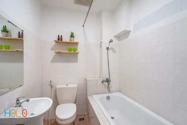 غرفة قياسية بسرير كوين بحوض استحمام، Holo Fairy House Saigon Homestay - Adult Only 6/6