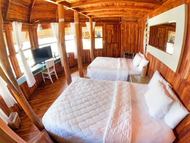 بنغل، Tortuga Village Hotel 1/1
