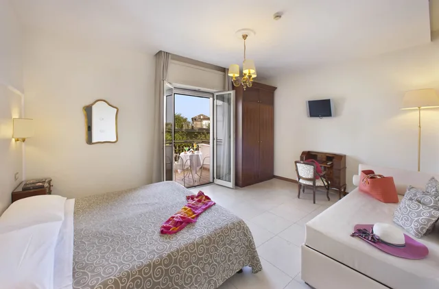Room, Quadruple, Balcony or Patio, Hotel Alpha 3/5