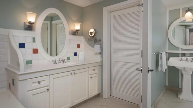 فيلا بسرير كينج بغرفة نوم واحدة بإطلالة مع أريكة، Disneys BoardWalk Villas 4/5