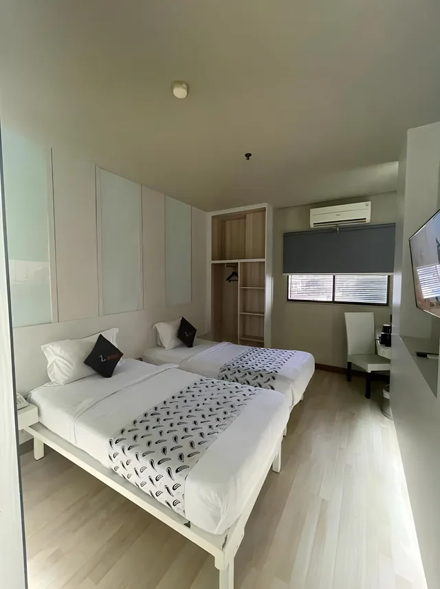غرفة سوبيريور بسرير مزدوج، The L Hotel Entertainment 1/2
