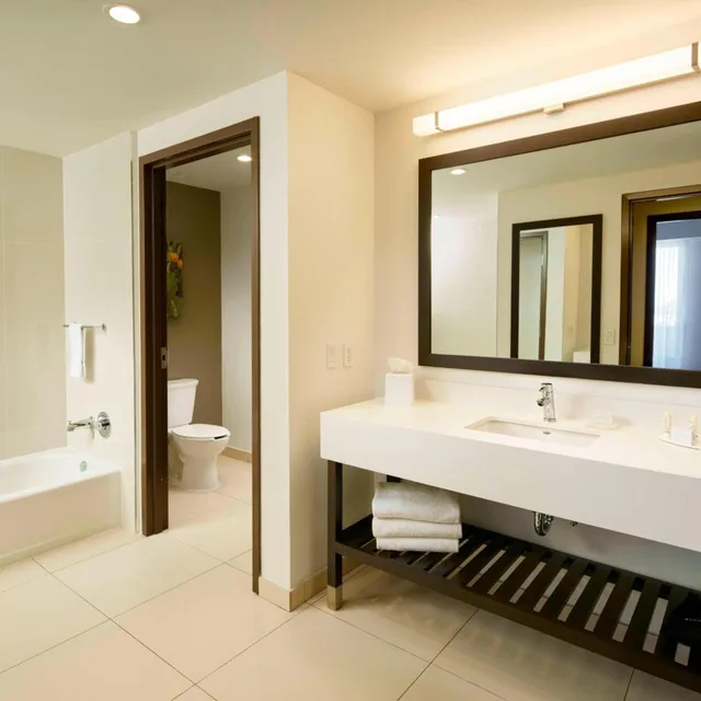 جناح بسرير كينج، COURTYARD HERMOSILLO 4/7