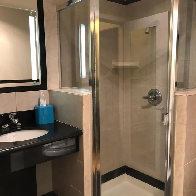 جناح بغرفتي نوم، City Center Inn and Suites 4/6