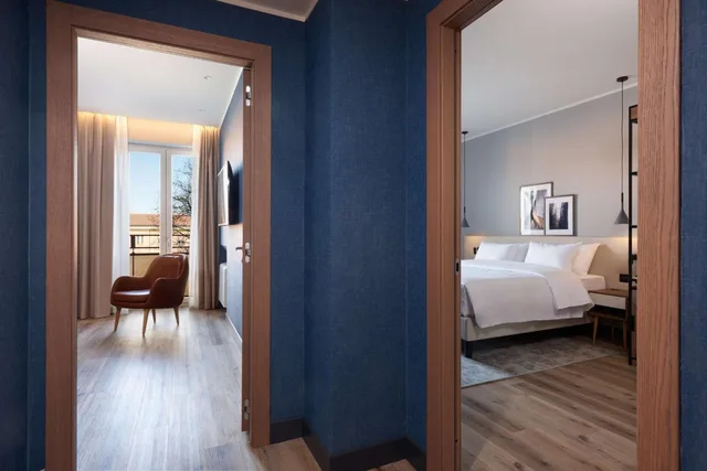 جناح بسرير كينج مع أريكة، Radisson Hotel Ferrara 3/3