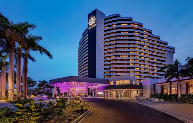 جناح بشرفة، The Star Grand Gold Coast 1/1