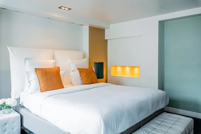 جناح سوبيريور، 1k Hotel 1/2
