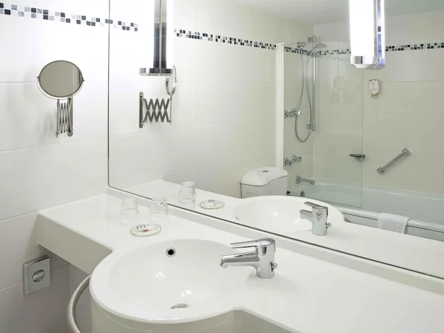 غرفة بريفيليج بسرير مزدوج، MERCURE HOTEL HAMM 4/6