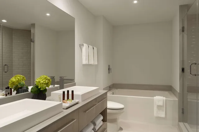 Suite, King Bed, 2 Double and Twin Beds, Corner, Hyde Beach House 7/8