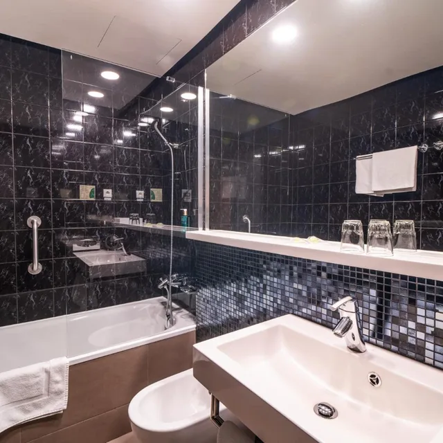 جناح، Expo Hotel Prague 3/3