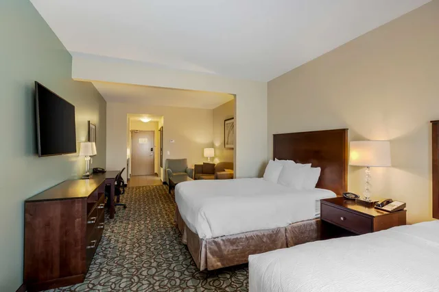 جناح بسريرين كوين مع أريكة لذوي الإعاقة، Best Western Plus Walkerton Hotel and Conference Centre 2/5