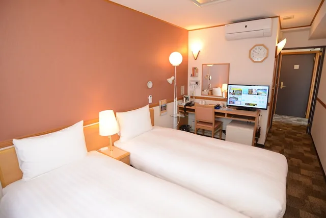 Economy, Twin Beds, Smoking, Toyoko Inn Hakodate Ekimae Asaichi 2/4