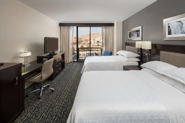 غرفة تقليدية بسريرين مزدوجين، Sheraton Salt Lake City Hotel 1/10