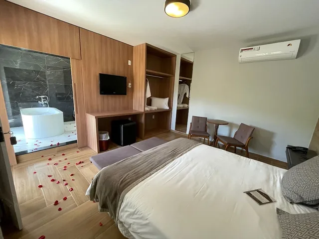 غرفة بريميير بسرير كينج بحوض جاكوزي، Pousada Villa Alferes 3/5