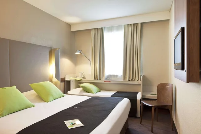 غرفة قياسية بسرير كوين مع أريكة، Campanile Paris Est Pantin 2/10