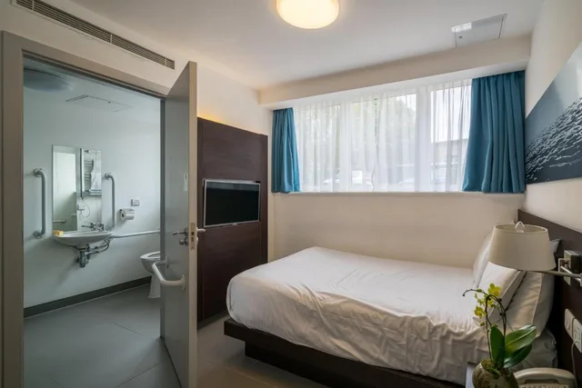 غرفة بسرير مزدوج لذوي الإعاقة، Pelican London Hotel And Residence 1/3