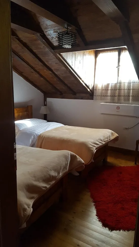 Hotel Bujtina e Bardhe، قورتشة 15/29