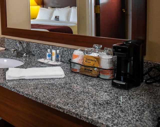 غرفة قياسية مع أريكة، Comfort Inn Dickson, TN 2/2