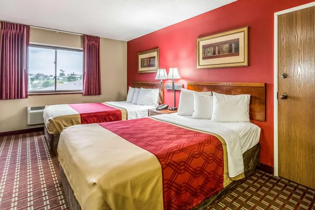 غرفة بسريرين كوين، Econo Lodge Shelbyville KY 1/4